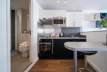 1 bed studio, 170 Armada Way, City Centre, Plymouth, PL11LB - Image 2